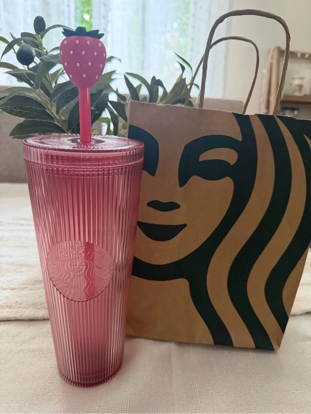 NWT Starbucks Pink Collection Strawberry Top Tumbler with Straw LIMITED EDITION